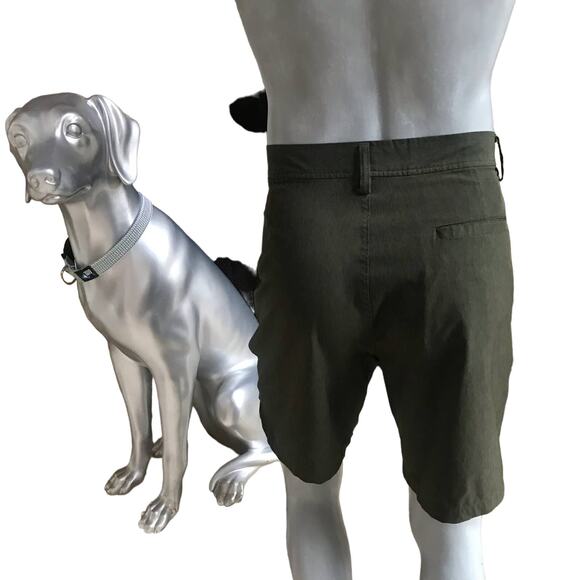 32 degrees Green Lightweight Shorts Men's Size 38 - Picture 1 of 5